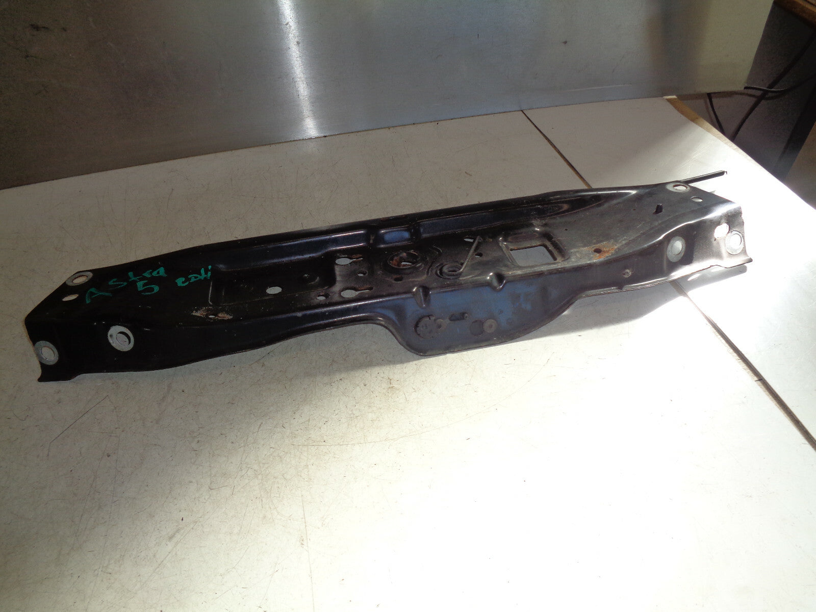 VAUXHALL ASTRA MK5 H ZAFIRA B FRONT CENTRE SLAM PANEL