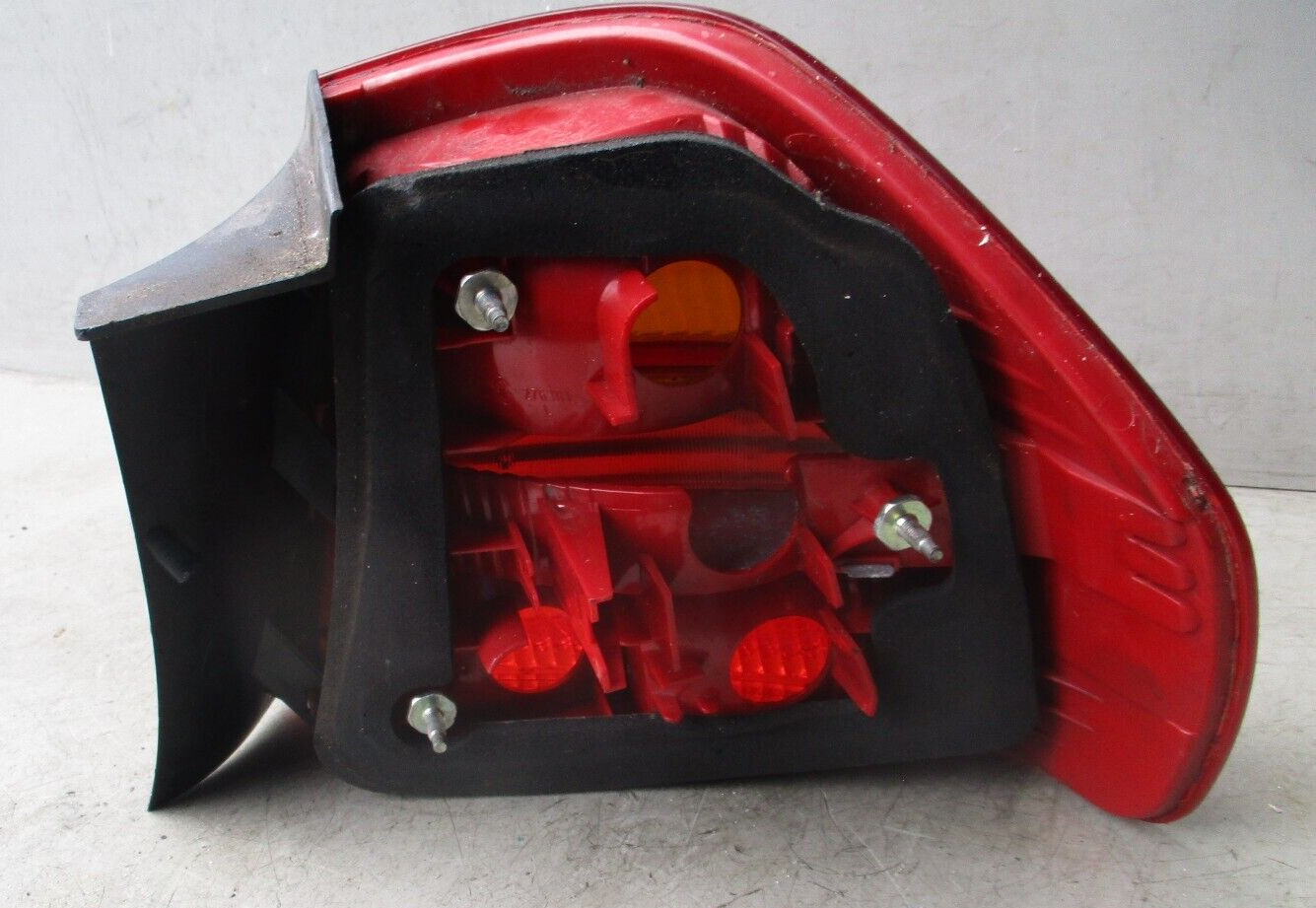 2007 BMW 3 SERIES E90 NSR PASSENGER SIDE REAR BRAKE TAIL LIGHT 6937457