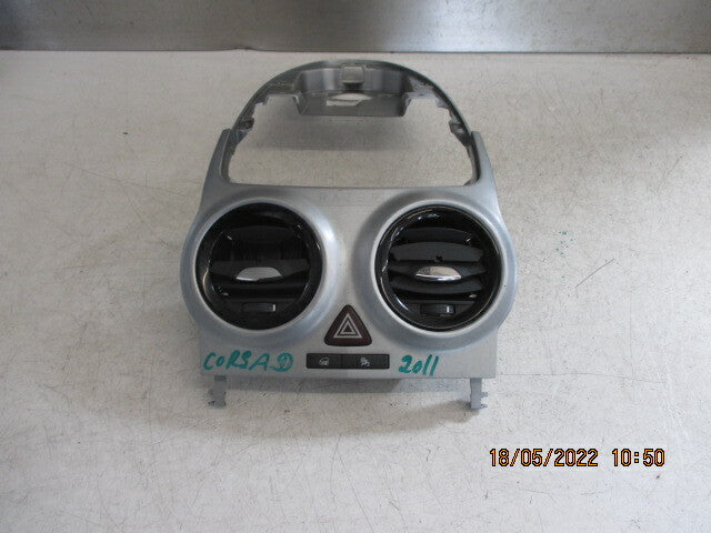 2011 CORSA D CENTRE CONSOLE WITH AIR VENTS AND HAZARD SWITCH 13295009
