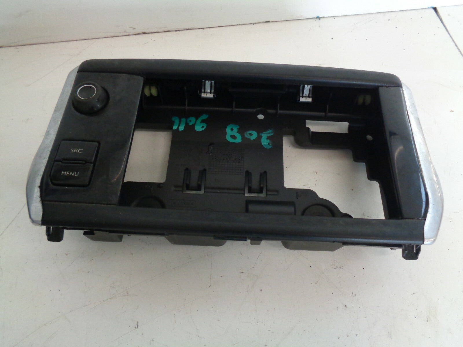 PEUGEOT 208 2016 MK1  DISPLAY SCREEN SATNAV SURROUND 9673861377 9672846077