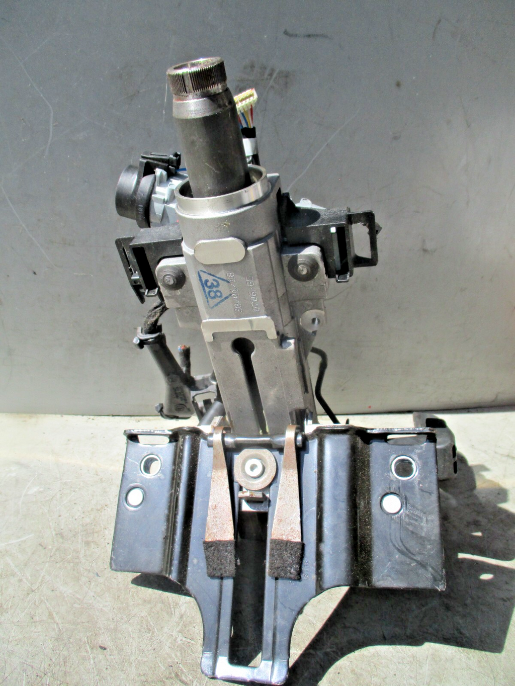 AUDI A1 8X 2015 UPPER TOP ADJUSTABLE STEERING COLUMN SHAFT A0038005