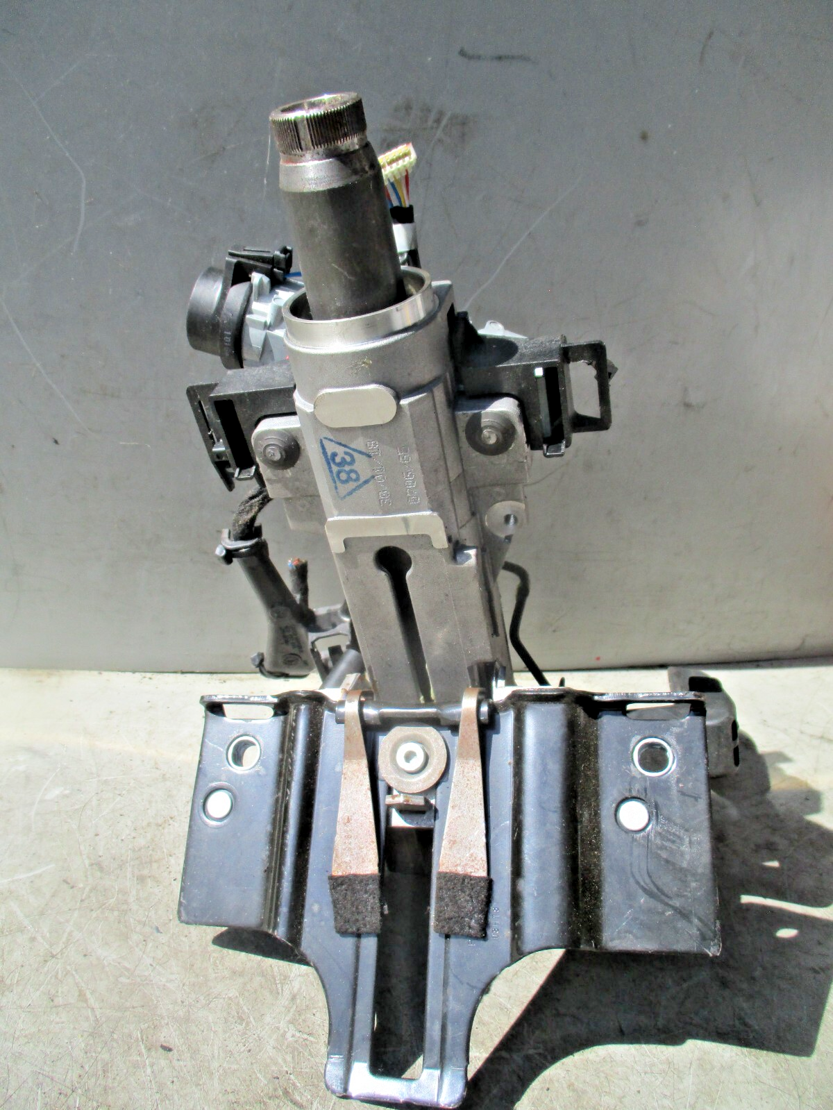 AUDI A1 8X 2015 UPPER TOP ADJUSTABLE STEERING COLUMN SHAFT A0038005