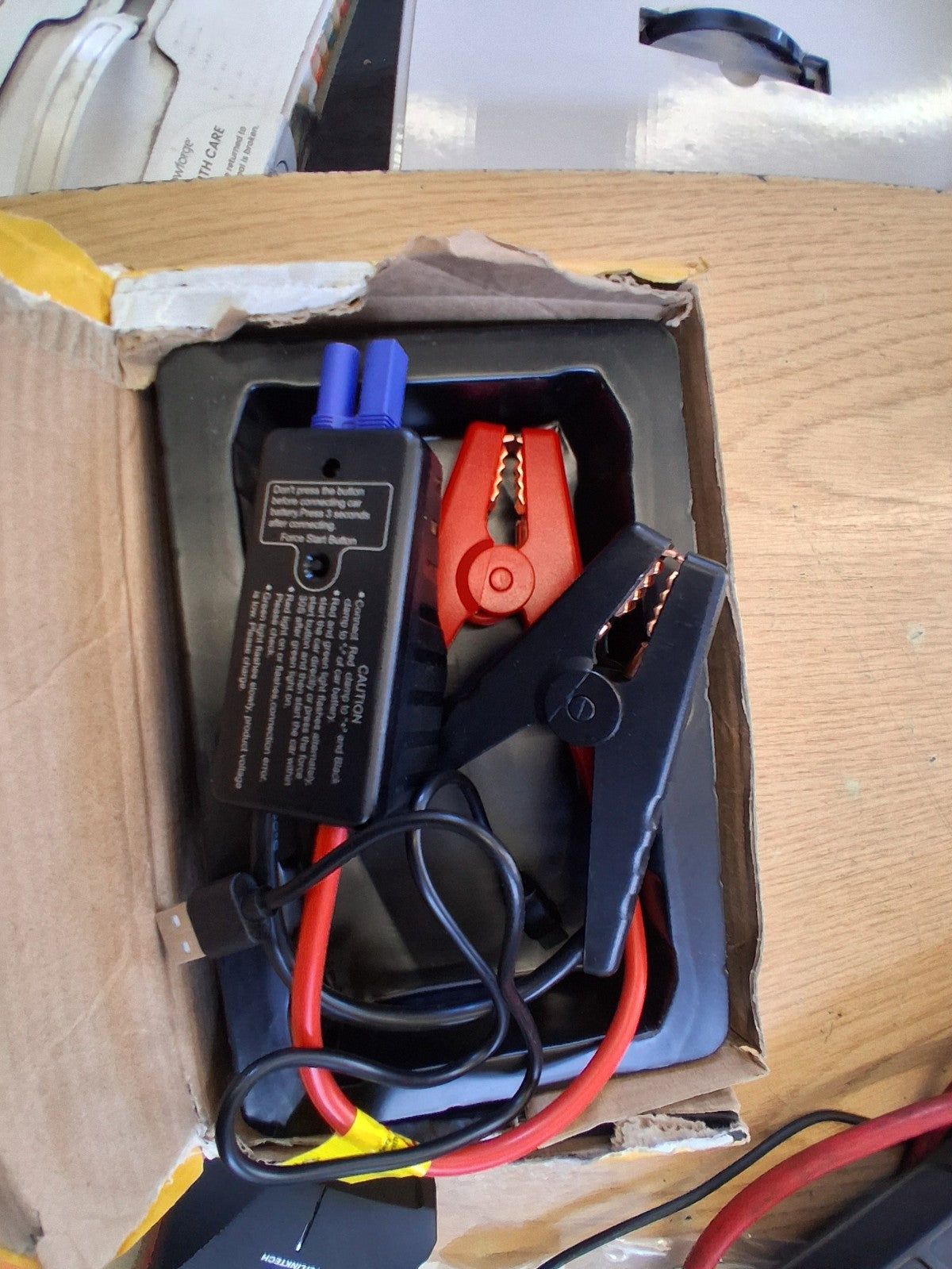 FLYLINKTECH CF200 800A CAR JUMP STARTER BATTERY BOOSTER