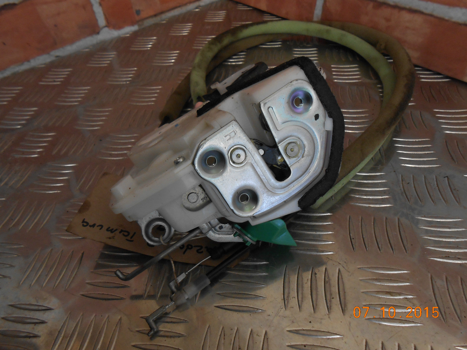 MAZDA 2 DE 2009 3DR OS DRIVER SIDE DOOR LOCK MECHANISM MECH L 8L05 A0292 DJ11
