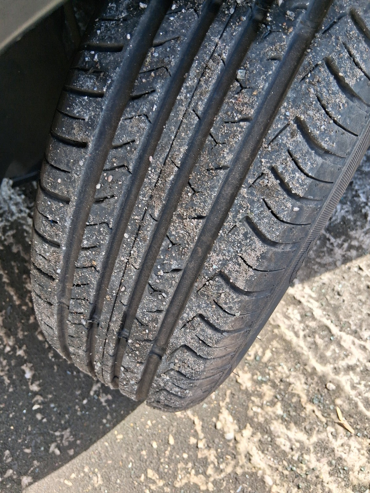 2011 VW VOLKSWAGEN FOX 3 DOOR 14 INCH ALLOY WHEEL WITH TYRE 185/60R14
