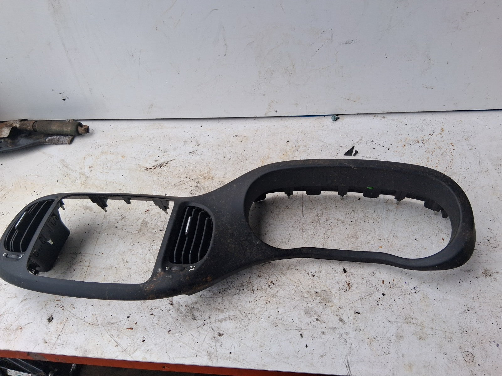 2012 FIAT 500 LOUNGE MK1 FRONT DASHBOARD AIR VENT TRIM PANNEL 735526478