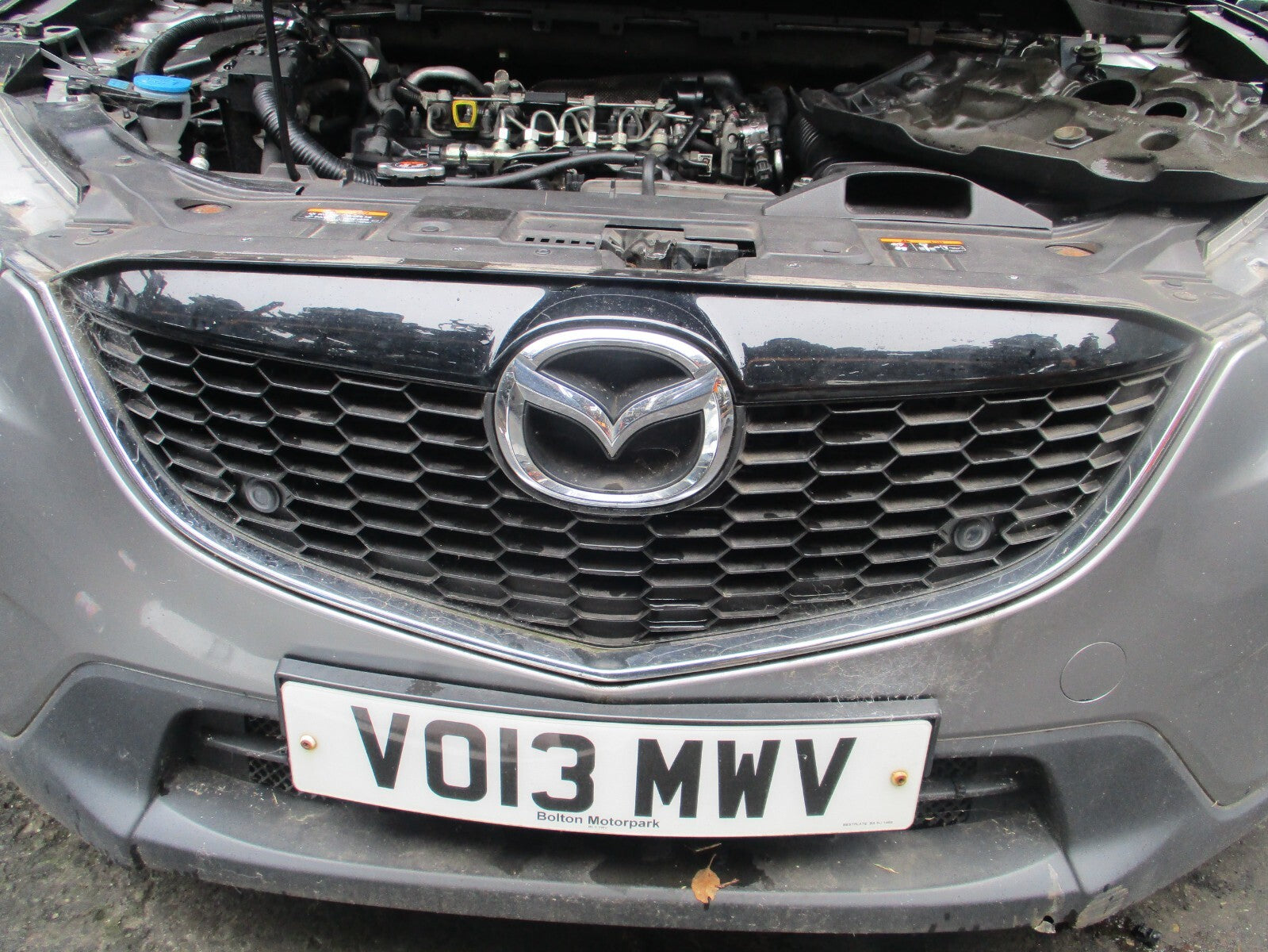 2013 MAZDA CX 5 MK1 FRONT COMPLETE BUMPER WITH BADGE GRILL FOG LIGHTS SILVER P38