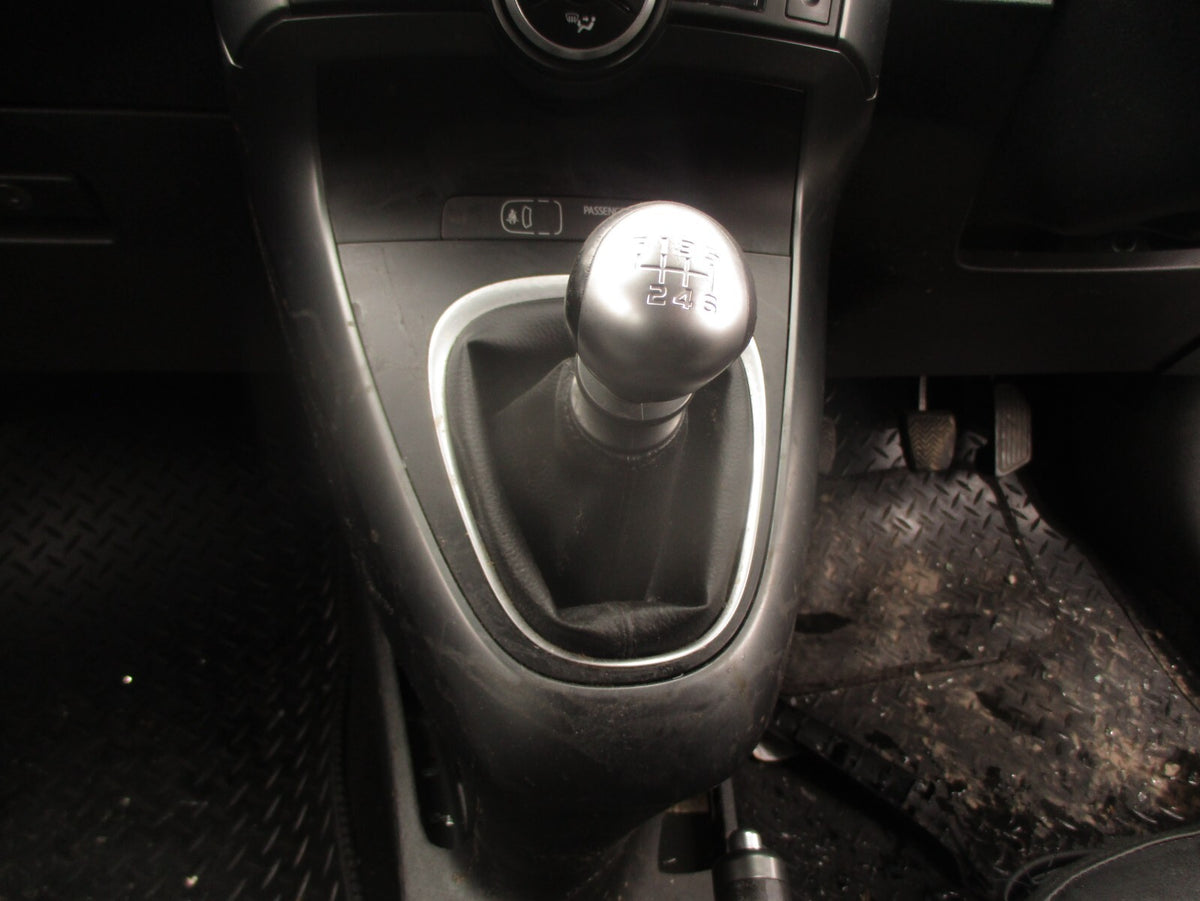 2017 TOYOTA VERSO 1.6 PETROL 6 SPEED MANUAL GEARSTICK GEARSHIFTER