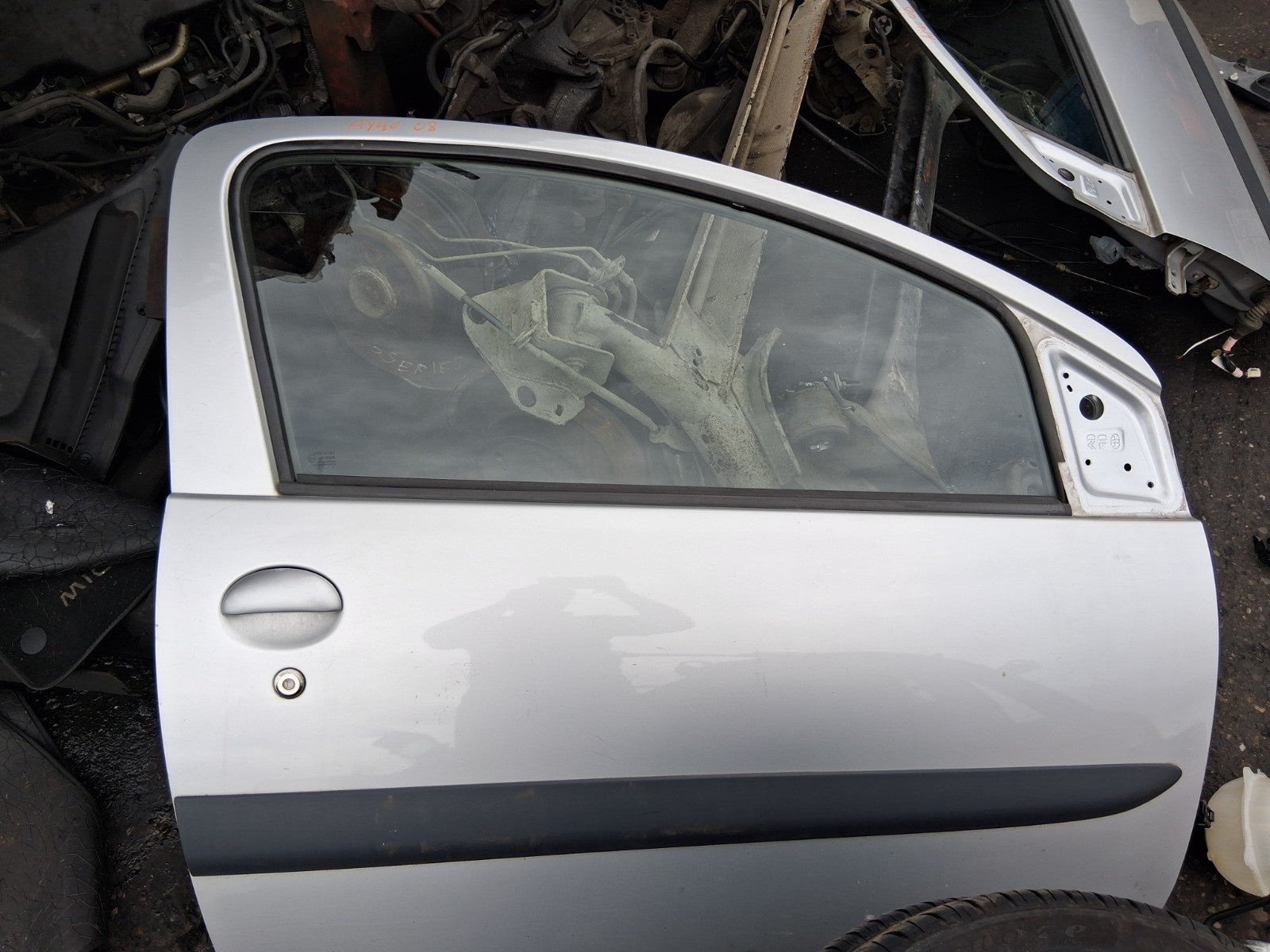 2008 TOYOTA AYGO MK1 3 DOOR OSF DRIVER SIDE FRONT RIGHT COMPLETE DOOR SILVER