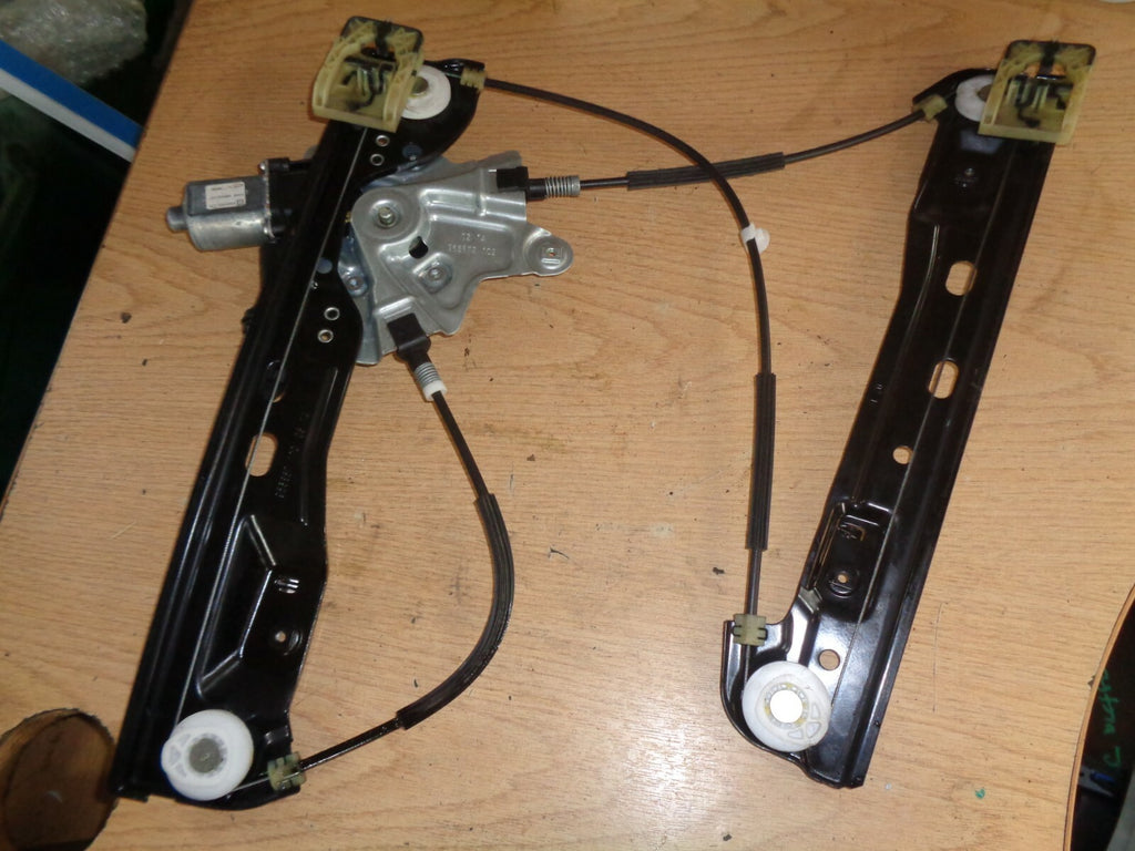 VAUXHALL INSIGNIA NSF PASSENGER SIDE FRONT DR WINDOW REGULATOR & MOTOR 966435201