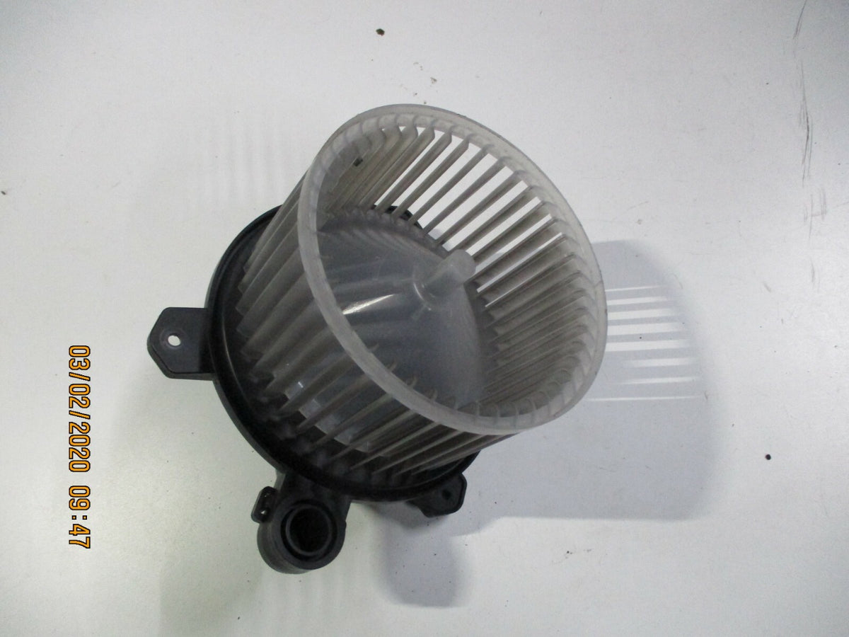 VAUXHALL VIVA 2017 HEATER AIR FAN BLOWER MOTOR ASSEMBLY UNIT 4051-0751