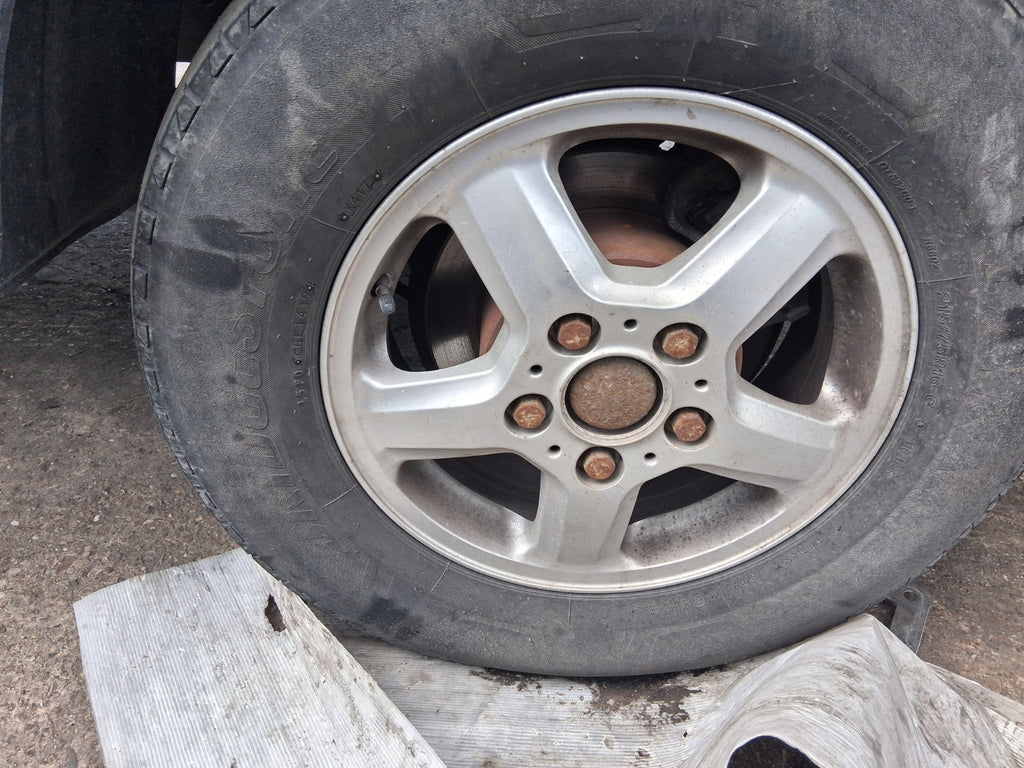 2020 SAIC LDV V80 16 INCH ALLOY WHEEL WITH TYRE 215/75R16