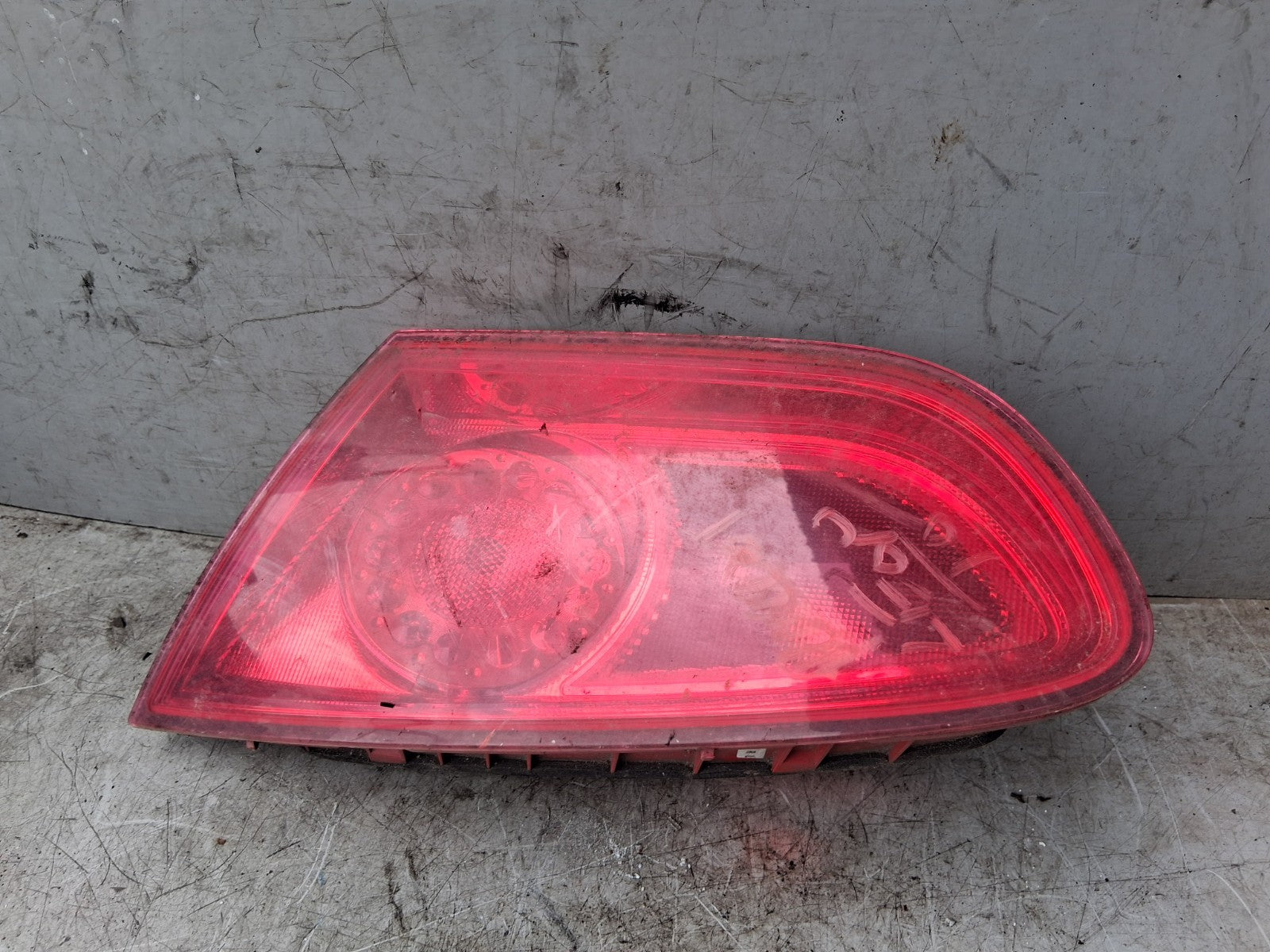 2010 SEAT LEON MK2 FACELIFT OSR DRIVER SIDE REAR INNER TAIL LGHT 1P0945094G