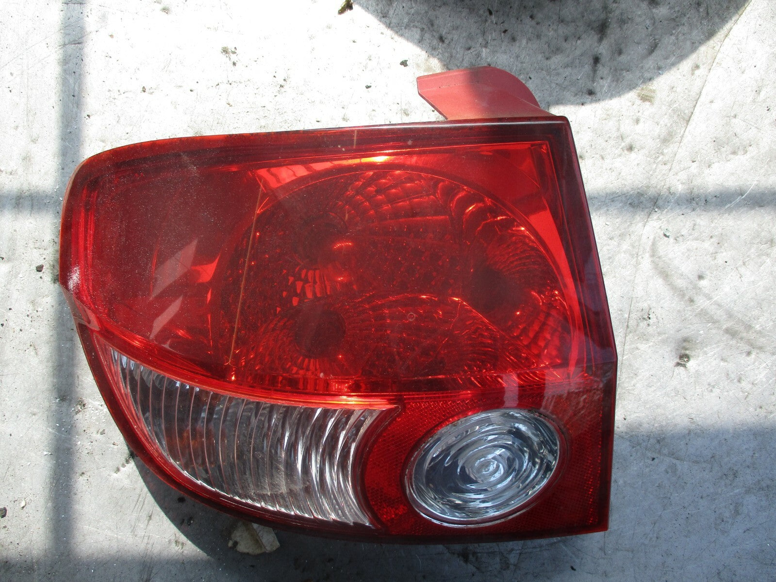 HYUNDAI GETZ NSR  NEAR PASSENGER SIDE REAR LIGHT REAR LEFT