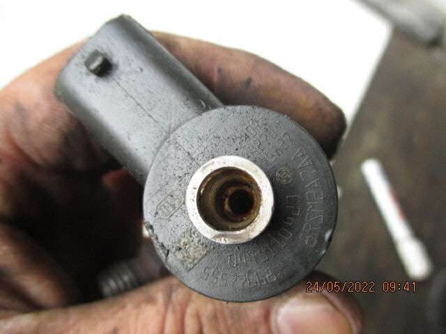 VAUXHALL INSIGNIA 2015 2.0 DIESEL FUEL INJECTOR 55577668