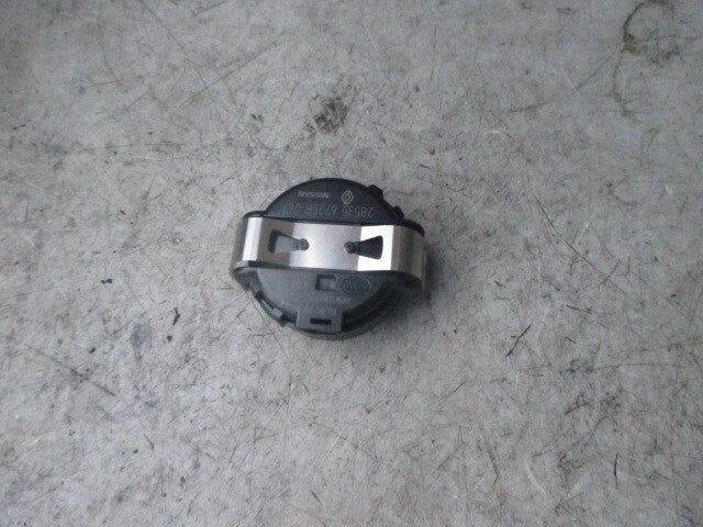 RENAULT MASTER 2023 FRONT WINDSCREEN RAIN SENSOR 285356725R