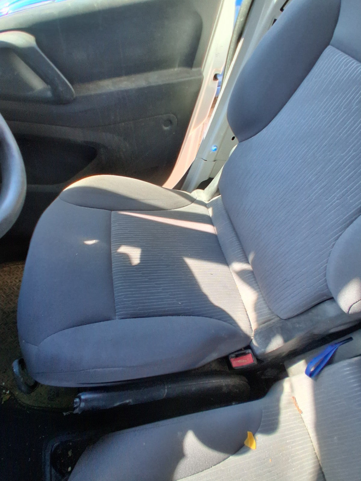 2015 PEUGEOT PARTNER MK2 OSF DRIVER SIDE FRONT RIGHT COMPLETE FABRIC SEAT