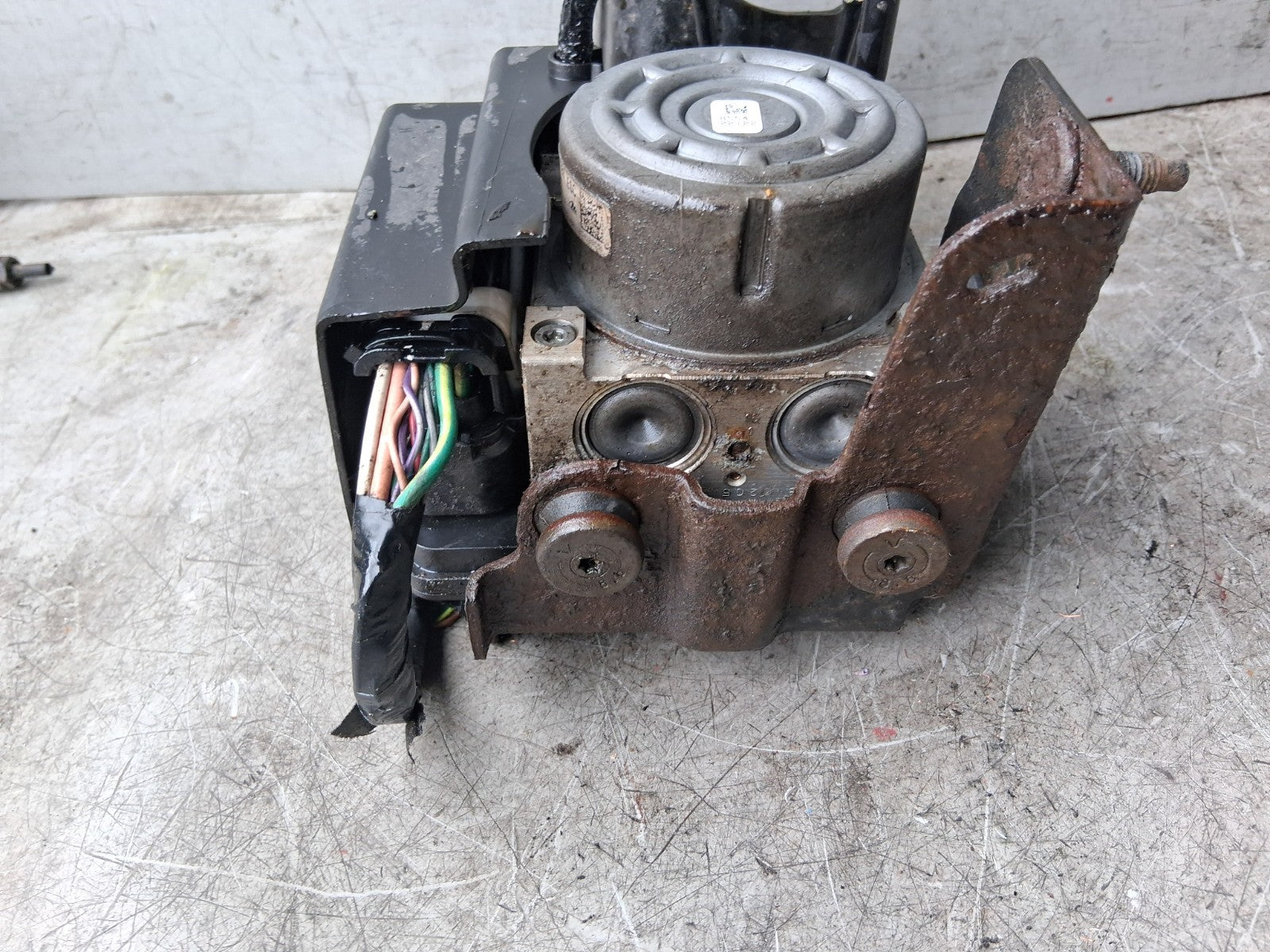 2012 PEUGEOT 208 1.2 PETROL ABS PUMP CONTROL MODULE 9804162080