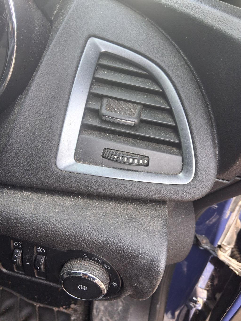 2013 VAUXHALL ASTRA J ESTATE OSF DRIVER SIDE FRONT RIGHT AIR VENT