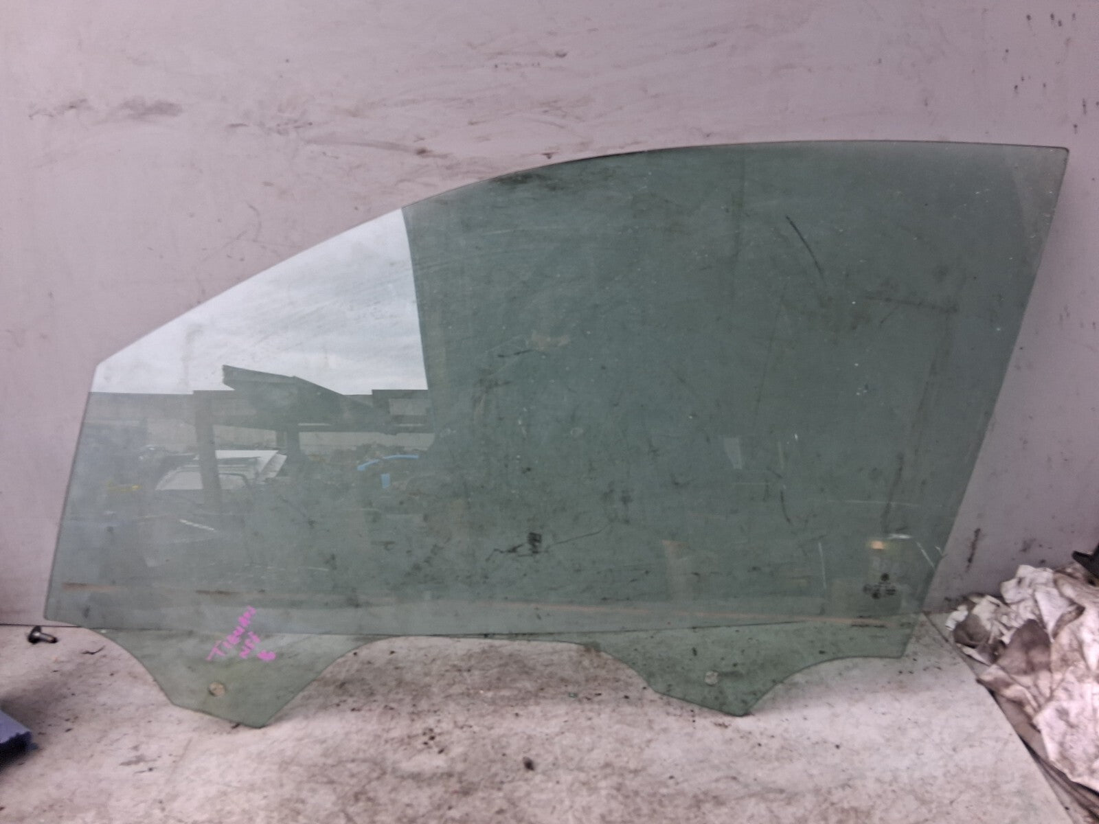 2016 VOLKSWAGEN TIGUAN NSF PASSENGER SIDE FRONT LEFT WINDOW GLASS 43R00098