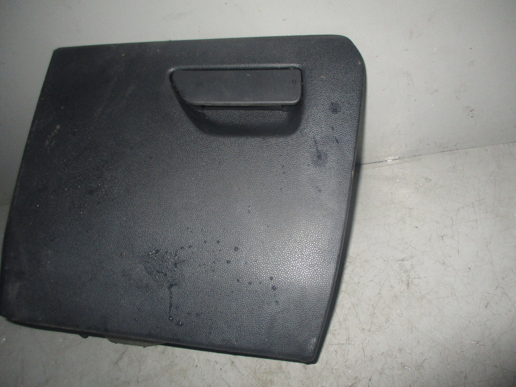 FORD ECOSPORT 2018 5 DOORS GLOVE BOX STORAGE COMPARTMENT