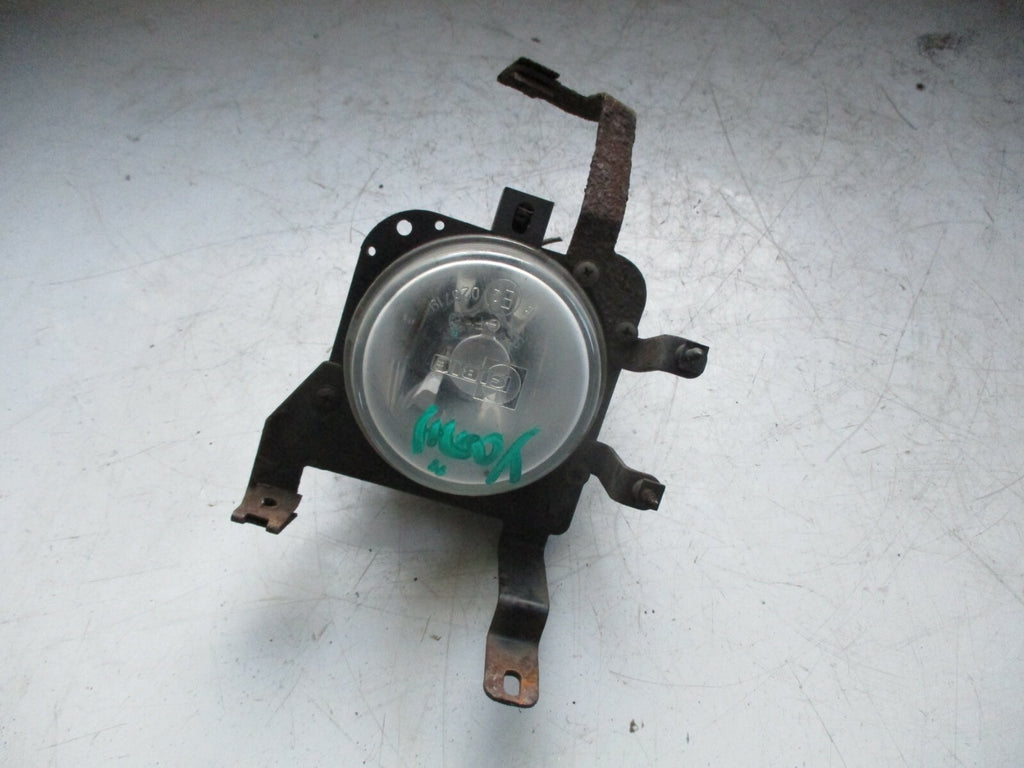 TOYOTA YARIS 2002 OS DRIVER SIDE BUMPER FOG SPOT LIGHT LAMP & FIXING BRACKET