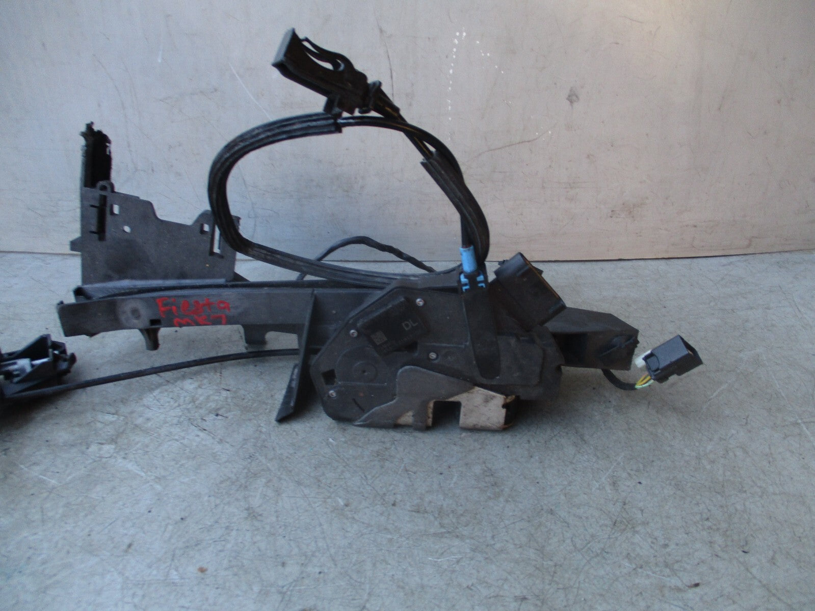2014 FORD FIESTA MK7 3 DOOR NS PASSENGER FRONT DOOR LOCK MECHANISM AM5AU21813DF