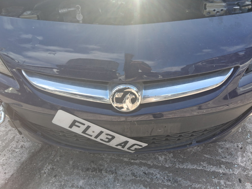 2013 VAUXHALL ASTRA J ESTATE COMPLETE FRONT BUMPER WITH GRILL & BADGE GRILLE