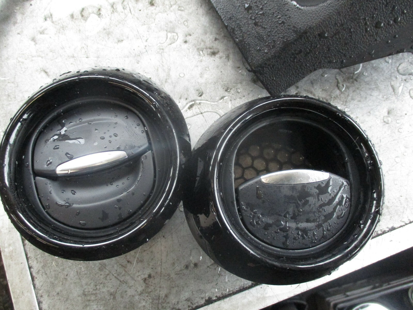 RENAULT CLIO X98 (MK4) NEAR OFF SIDE FRONT DASHBOARD AIR VENT 0823902001