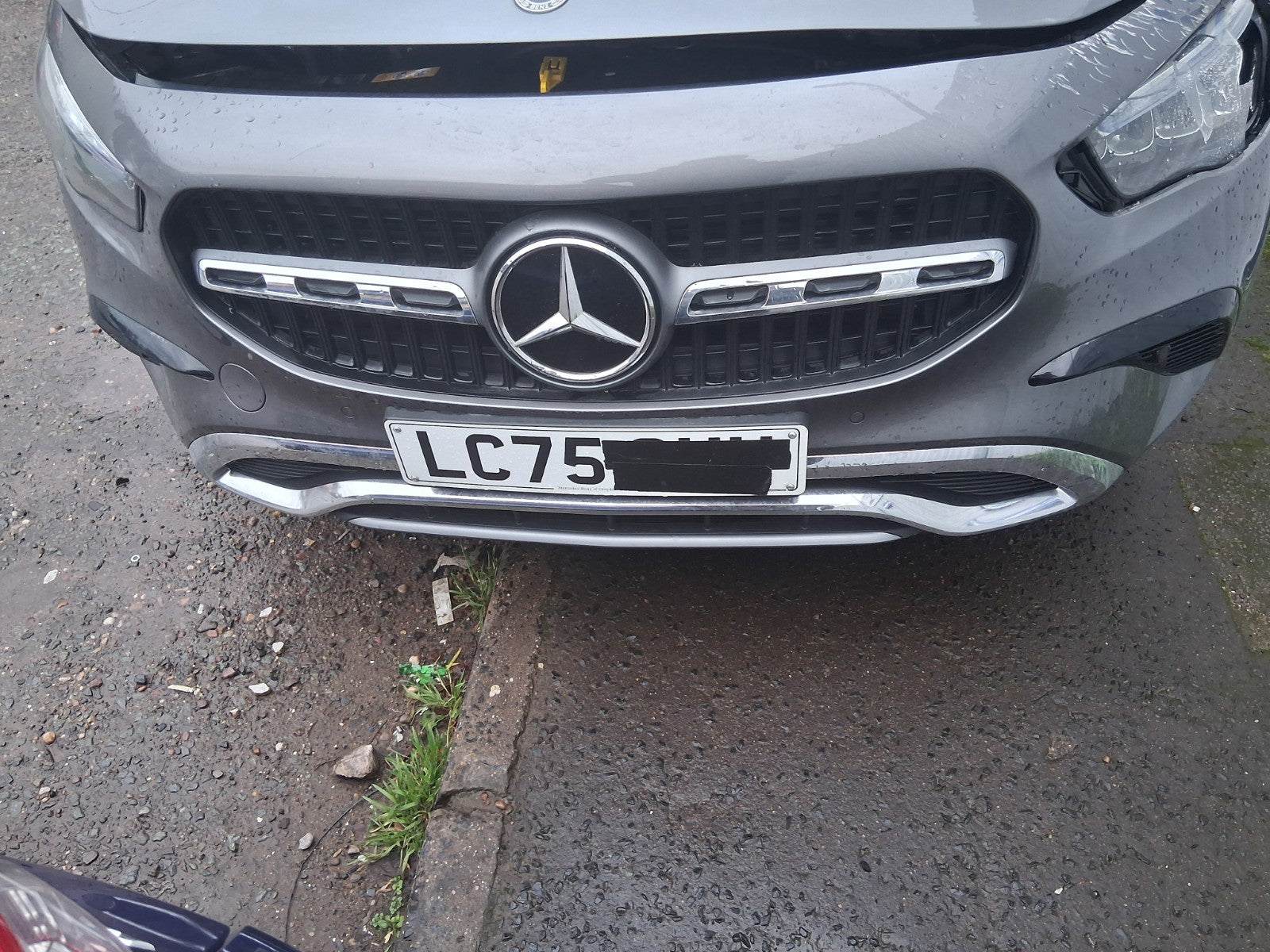 2025 MERCEDES BENZ GLA 180 H247 FACELIFT FRONT BUMPER GRILL WITH BADGE GRILLE