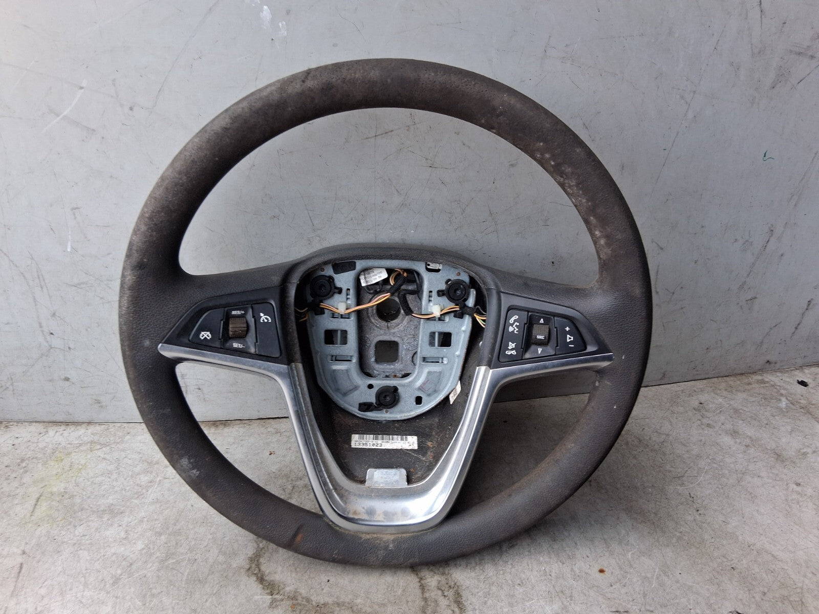 2012 VAUXHALL ASTRA J MULTIFUNCTIONAL STEERING WHEEL 13351023