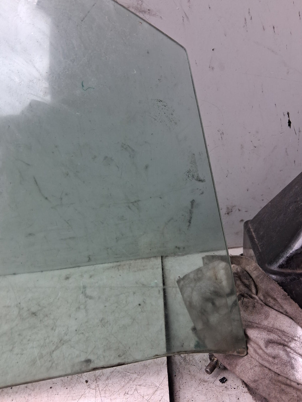 RENAULT MEGANE CC MK2 2005 OSF DRIVER SIDE FRONT RIGHT WINDOW GLASS 43R000017