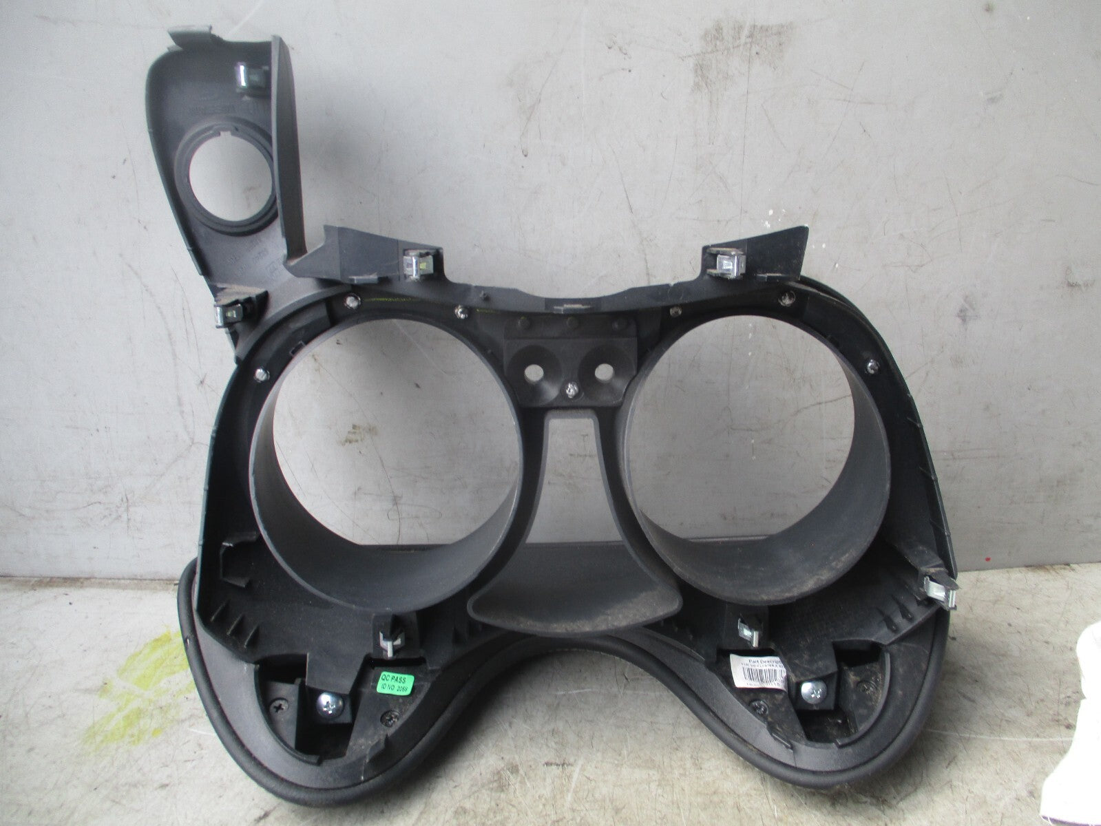 NISSAN JUKE F16 2016 INSTRUMENT CLUSTER SPEEDO METER SURROUND TRIM 682401KG2A