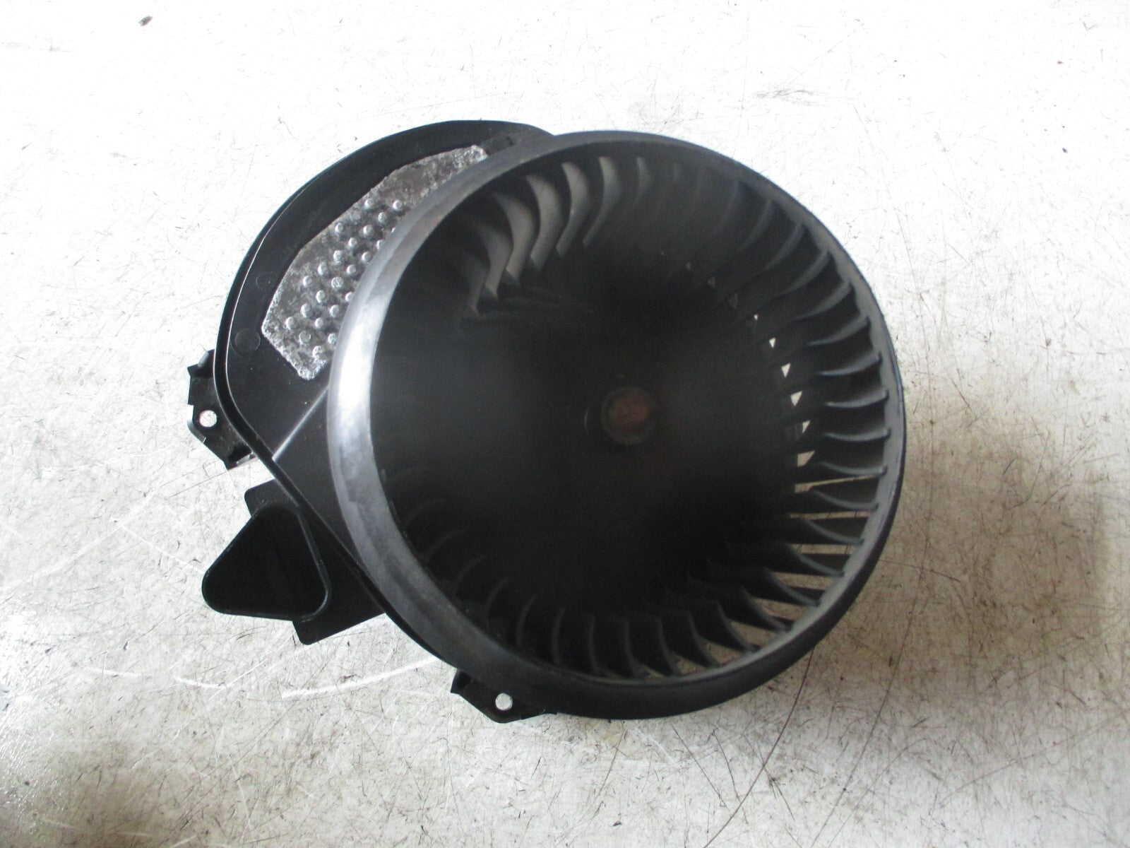 MERCEDES BENZ CLA 2018 HEATER AIR BLOWER MOTOR FAN A2469062501