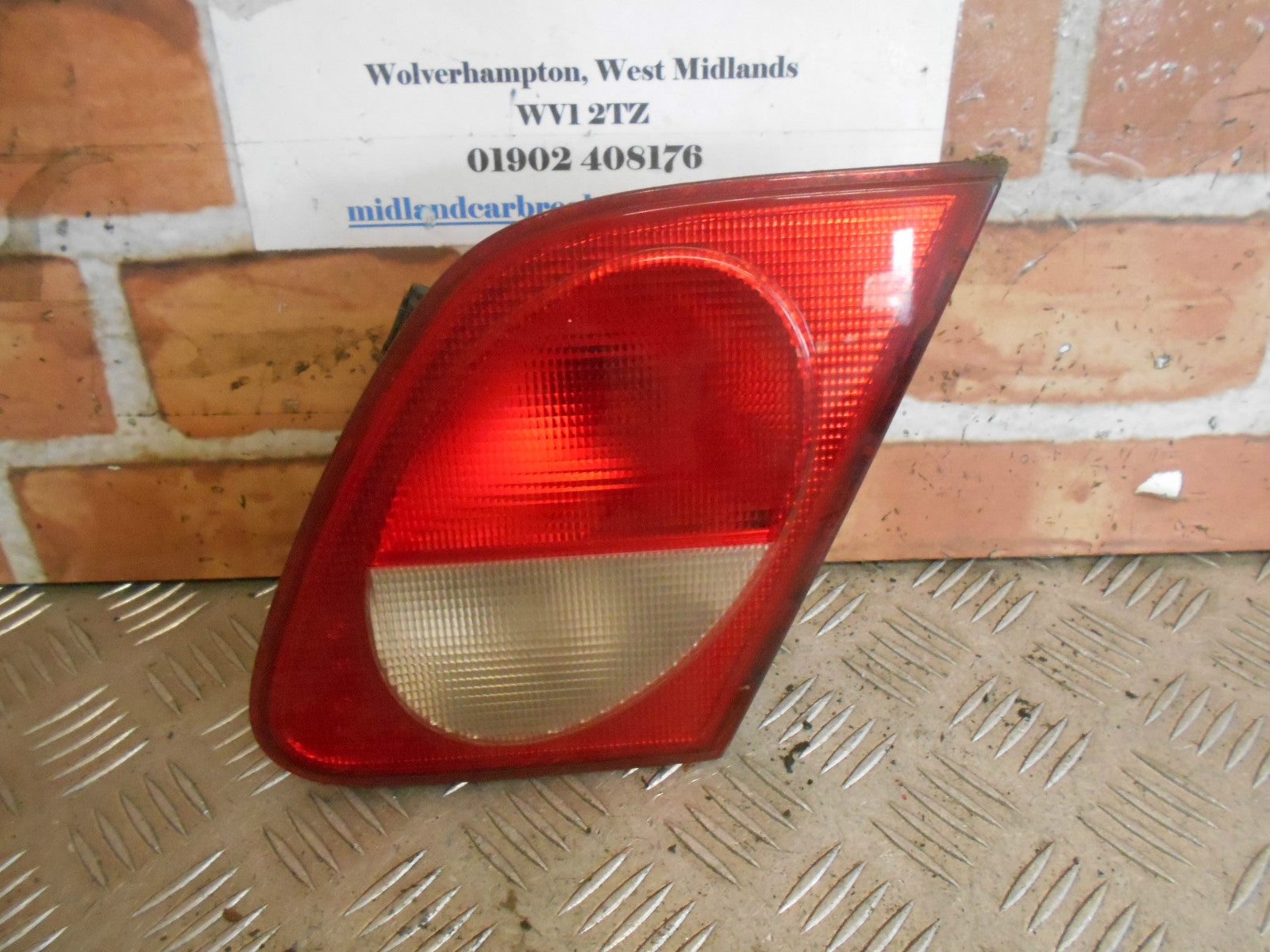 MERCEDES E CLASS W210 E240 1999 OSR DRIVER SIDE REAR INNER TAIL LIGHT