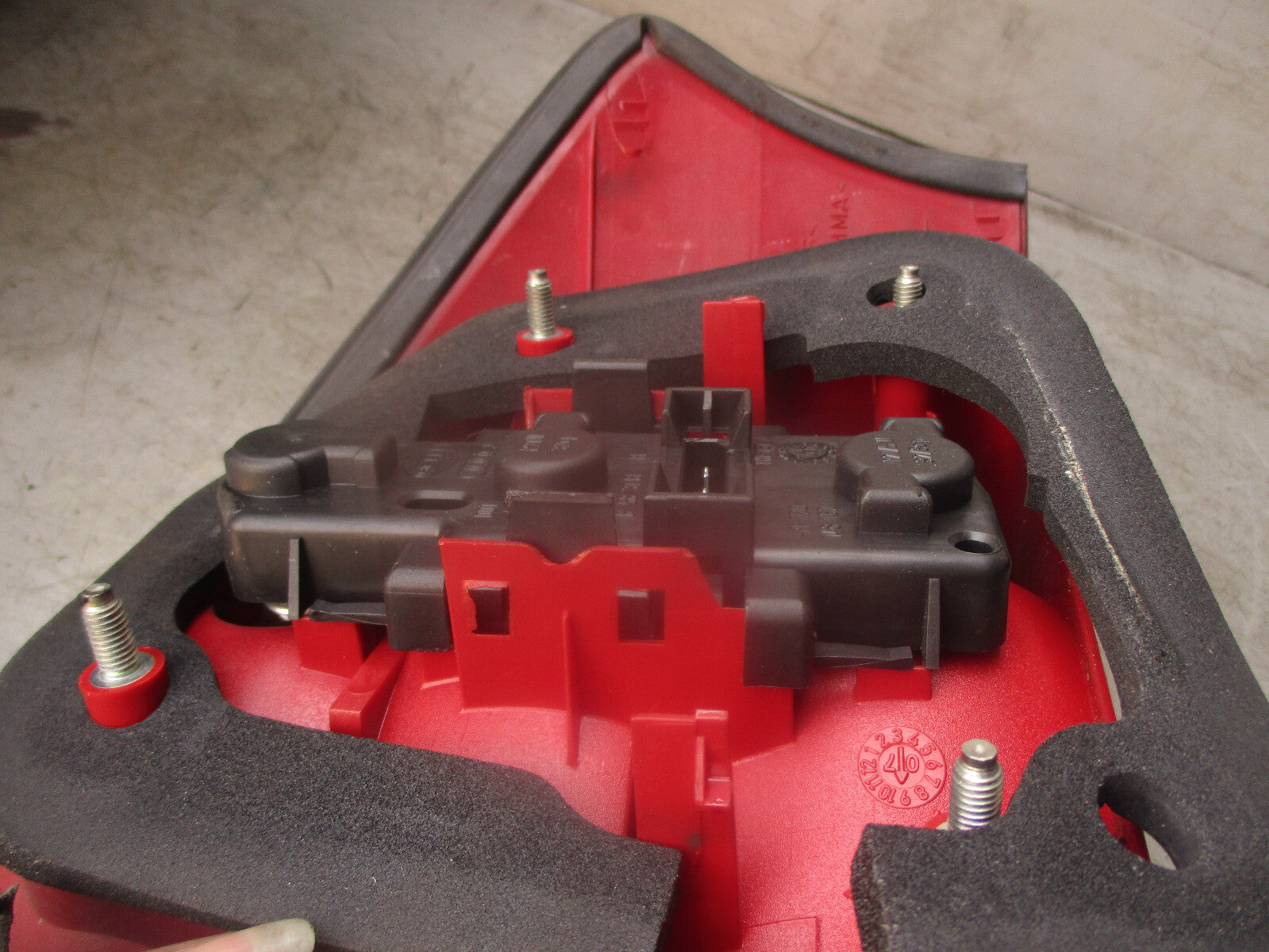 2004 AUDI A6 C5 PASSENGER SIDE REAR TAILLIGHT
