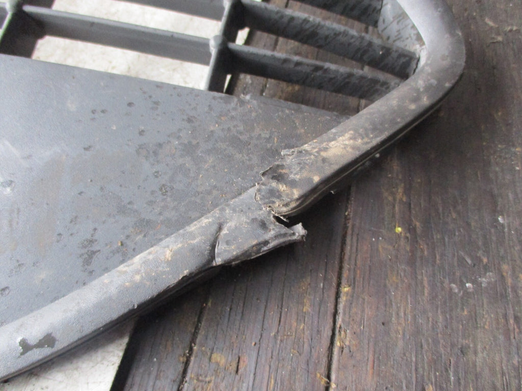 FORD FOCUS MK2 2010 FRONT BUMPER LOWER GRILL 8M5117B968