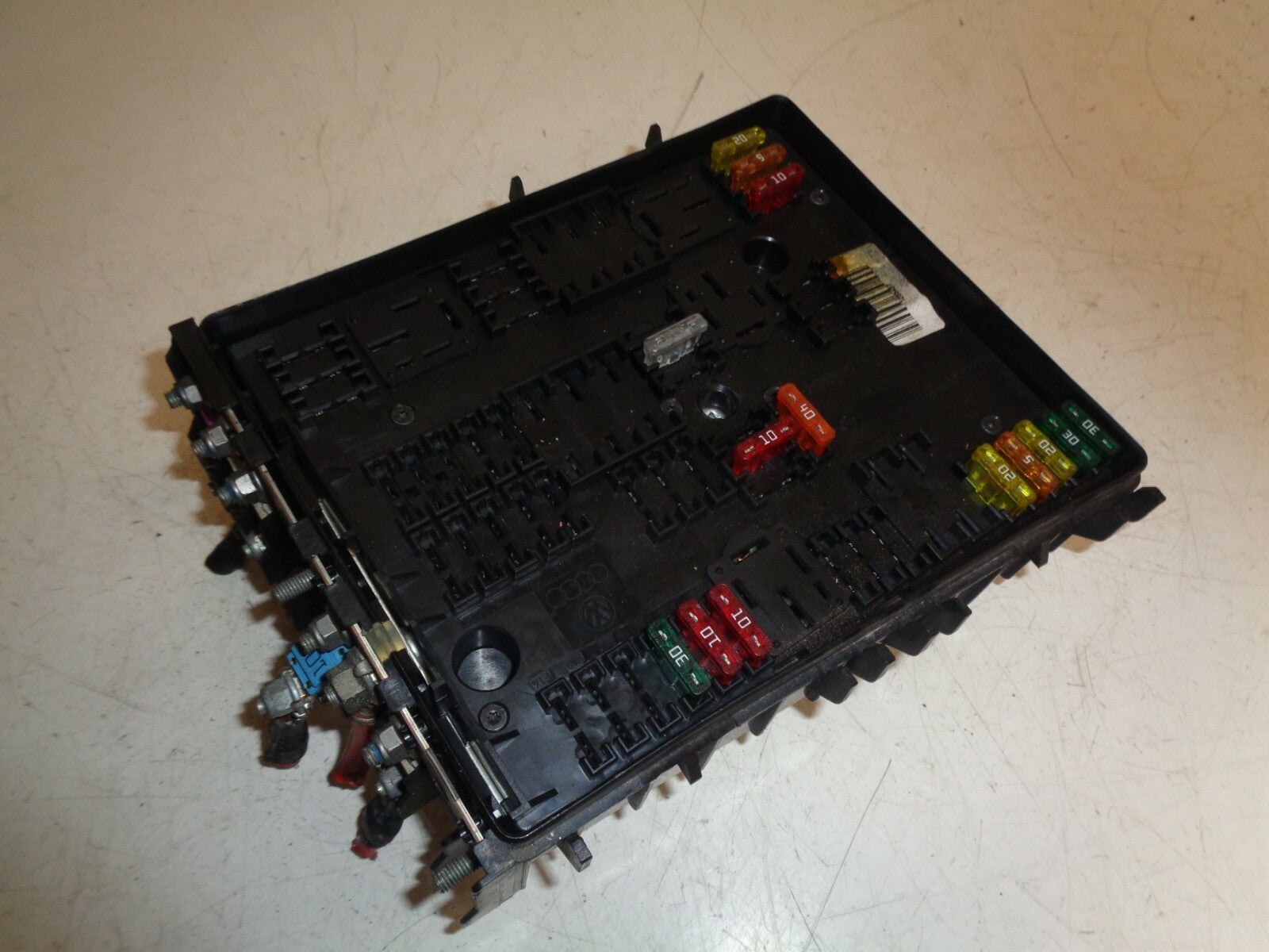AUDI A3 8P MK2 FUSE BOX WITH FUSES 1K0937124H