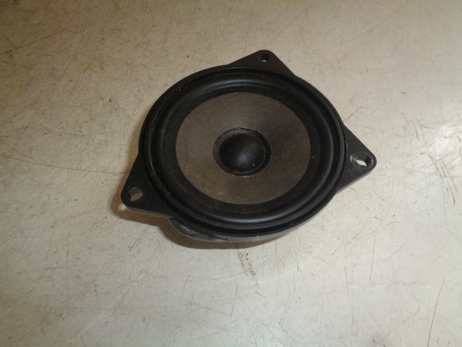 MINI COOPER ONE R56 OSF DRIVER SIDE FRONT DOOR MID SPEAKER 3428196