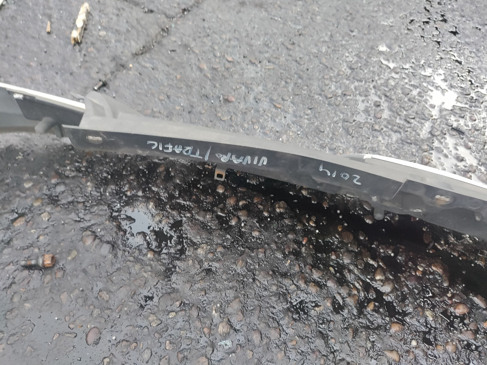 2014 VAUXHALL VIVARO MK1 FRONT GRILL