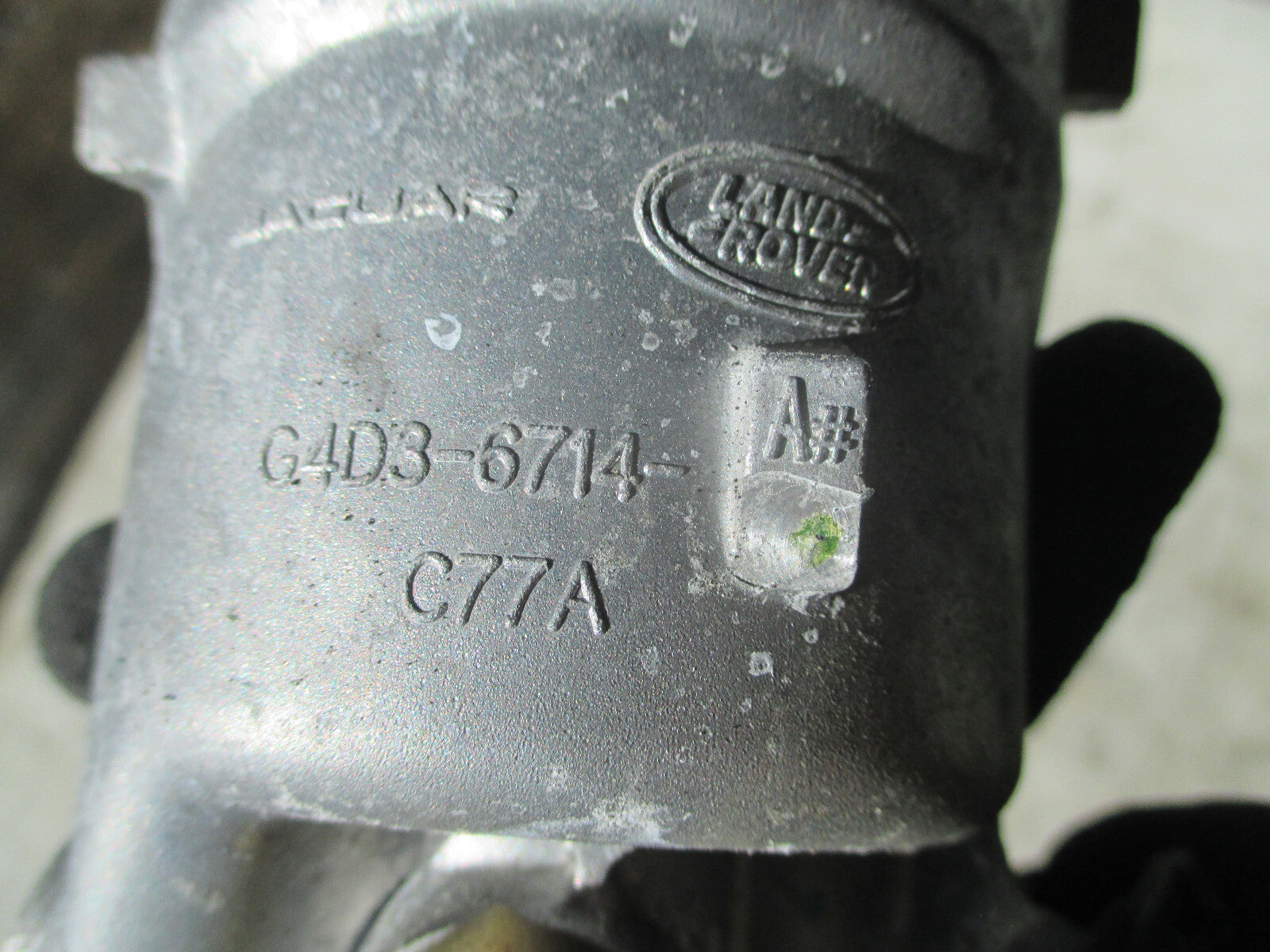 JAGUAR XE 2019 2.0 PETROL OIL FILTER HOUSING G4D36714A