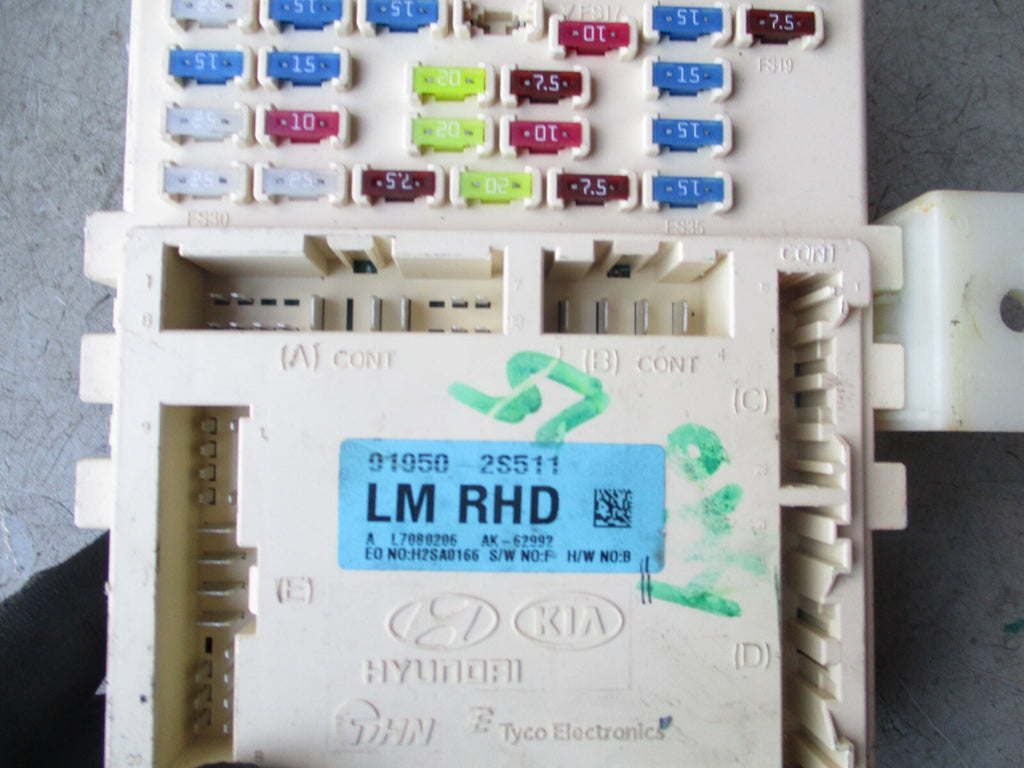 2015 HYUNDAI IX35 MK1 DIESEL FUSE RELAY BOX 919502S511