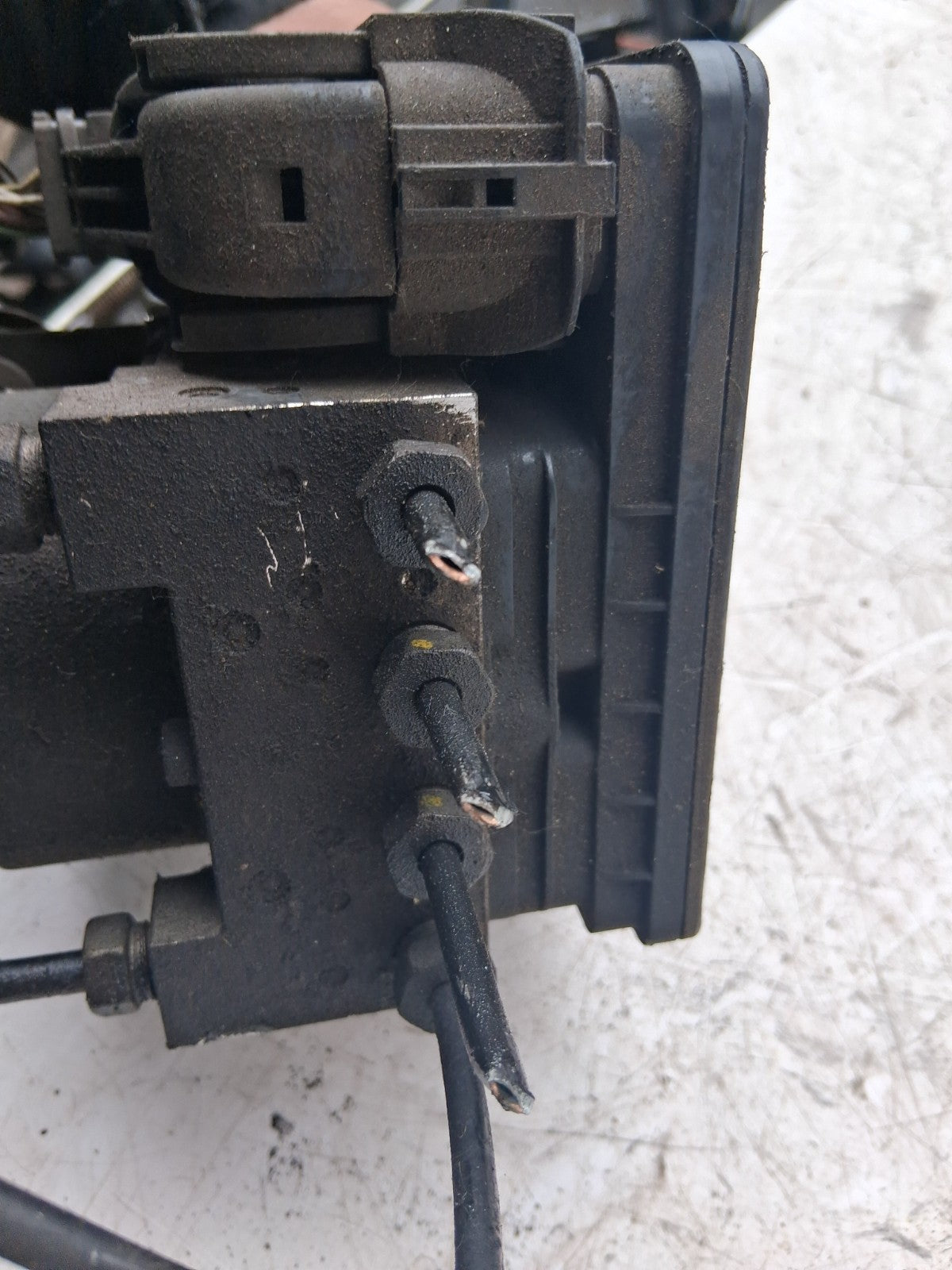 2014 FORD FIESTA MK7 ABS PUMP CONTROL MODULE UNIT D1B12C013BA
