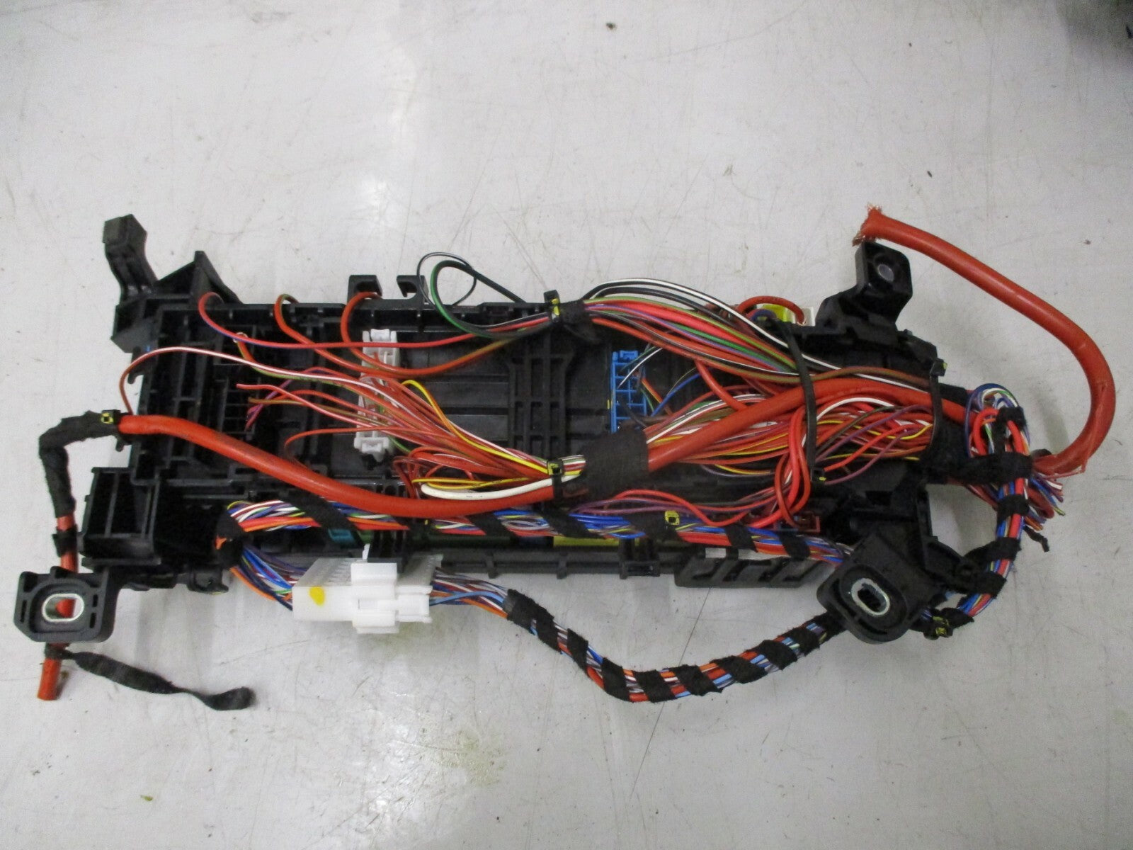 MERCEDES GLA220 2.1 170HP 2014 DIESEL UNDER BONNET FUSE RELAY BOX A2465400140
