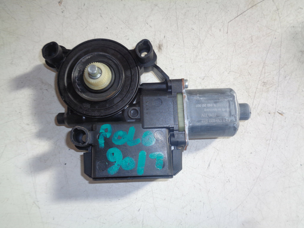 VW VOLKSWAGEN POLO 6R 6C 2017 NSR PASSENGER SIDE REAR WINDOW MOTOR 6R0959811AA