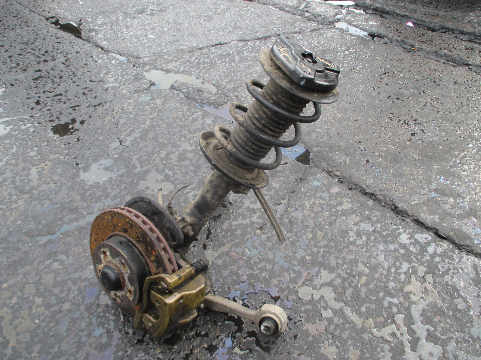 2014 MERCEDES C CLASS W204 C220 2.1 DIESEL FRONT PASSENGER LEG CALIPER HUB SHOCK