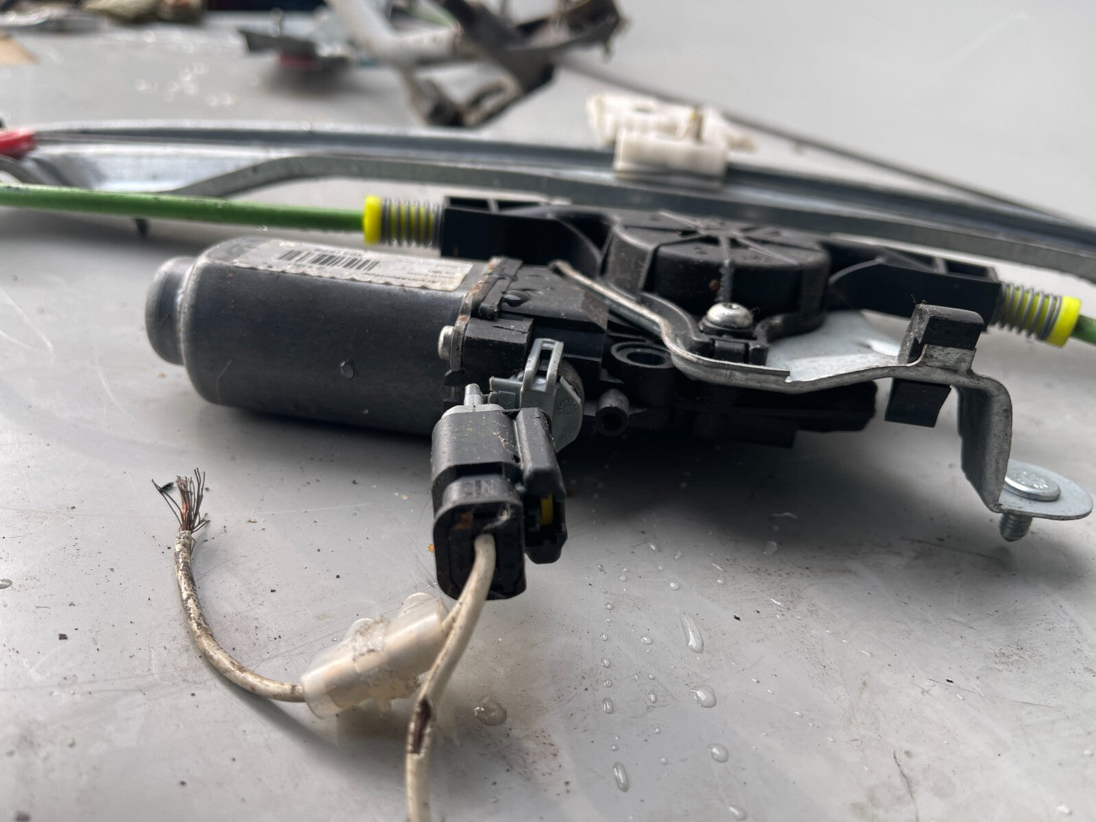 2011 CITROEN C3 NSF PASSENGERS SIDE FRONT WINDOW REGULATOR MOTOR 402189B
