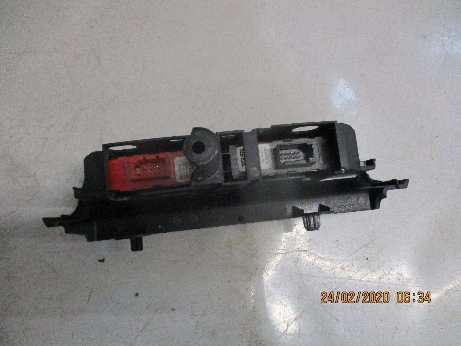 AUDI A1 MK1 8X 2017 MULTI DRIVE SELECT TRACTION CONTROL SWITCH PANEL 8X0959674L