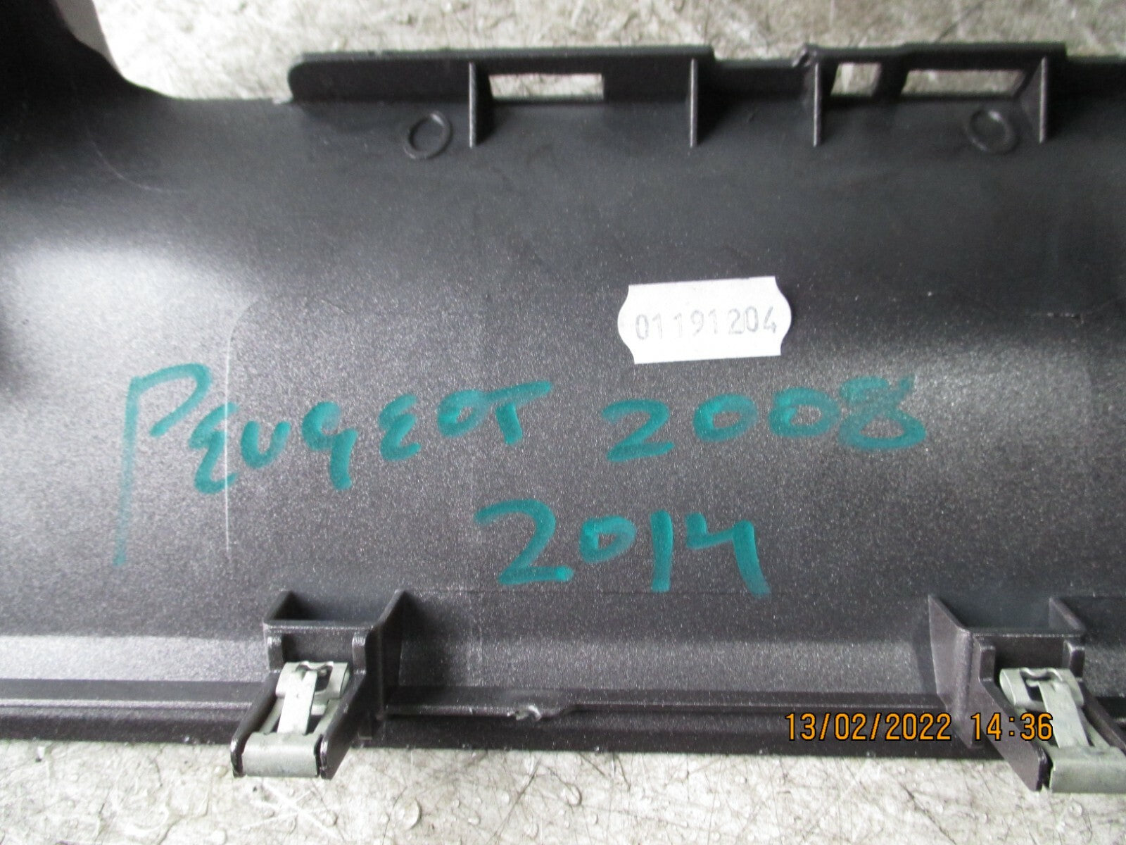 PEUGEOT 2008 2014 MK1 CENTRE DASHBOARD TRIM SURROUND WITH AIR VENTS 9875839677
