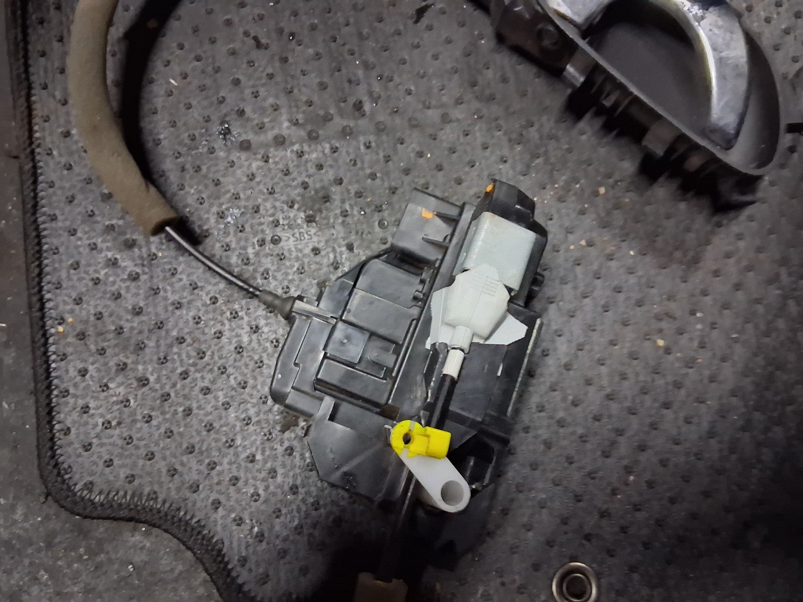 2020 NISSAN QASHQAI J11 MK2 OSF DRIVER SIDE FRONT RIGHT DOOR LOCK MECHANISM
